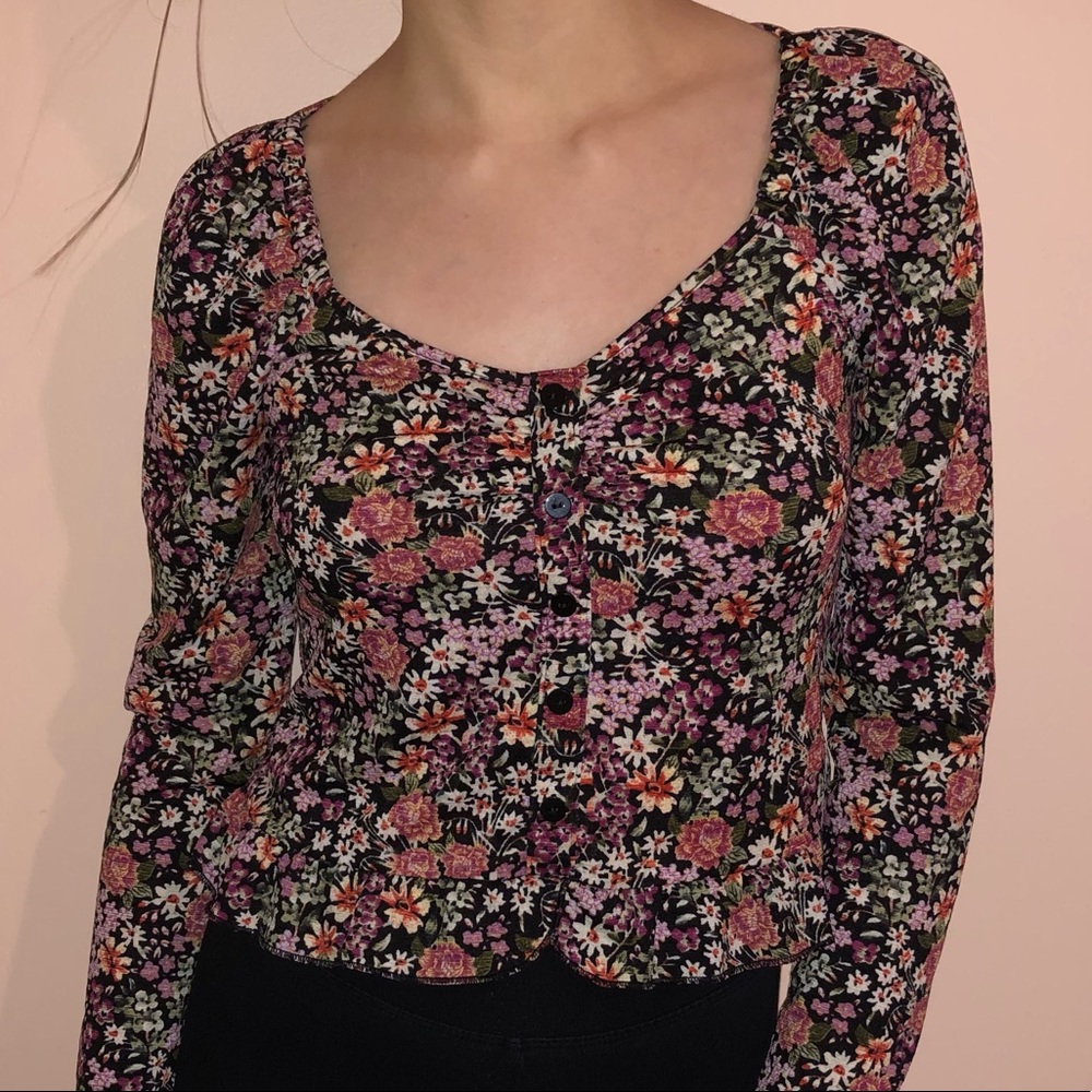 floral long sleeved shirt🌼